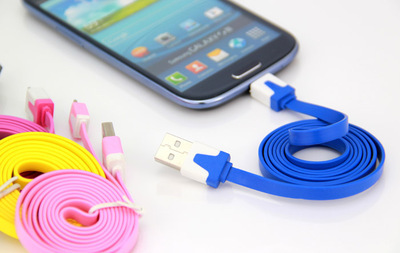 選擇多彩Micro USB數(shù)據(jù)線 連接手機(jī)與個性飾品的橋梁